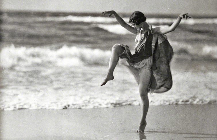 Isadora Duncan e la Nascita della Danza Moderna. Rivoluzione artistica e vita inquieta